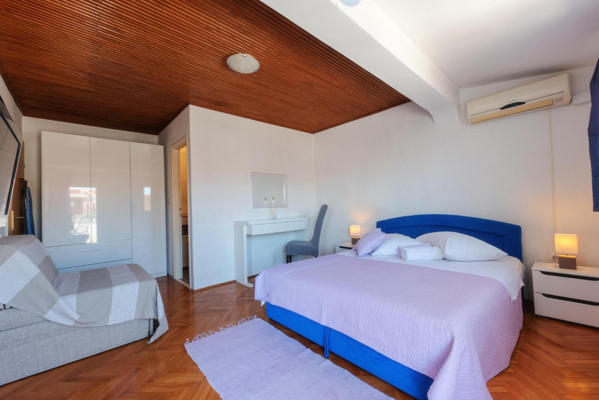Apartma Perica And Perica With Separate Entrance *